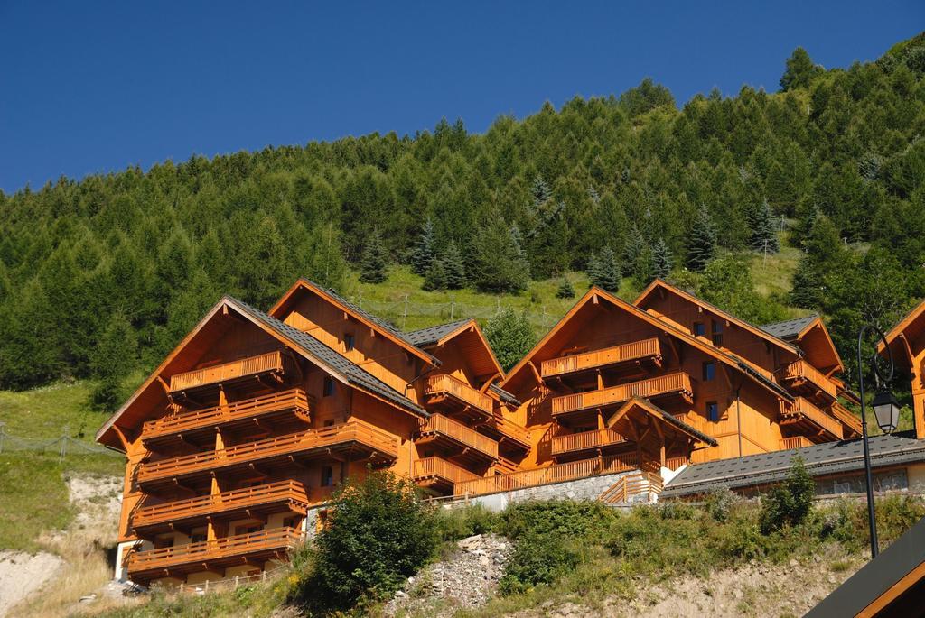 Résidence Odalys Le Hameau et les Chalets de la Vallée d'Or Valloire Exterior foto