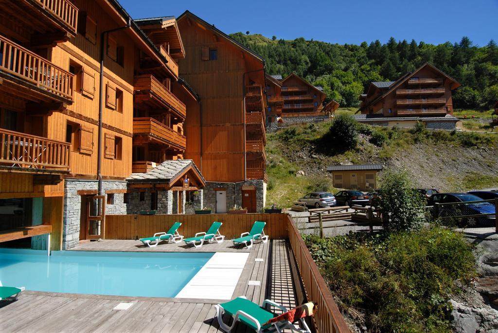 Résidence Odalys Le Hameau et les Chalets de la Vallée d'Or Valloire Exterior foto